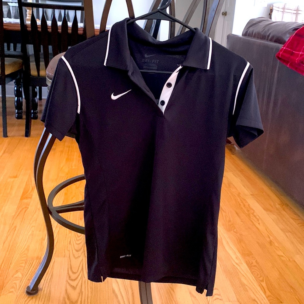 Black Nike 3 button shirt.